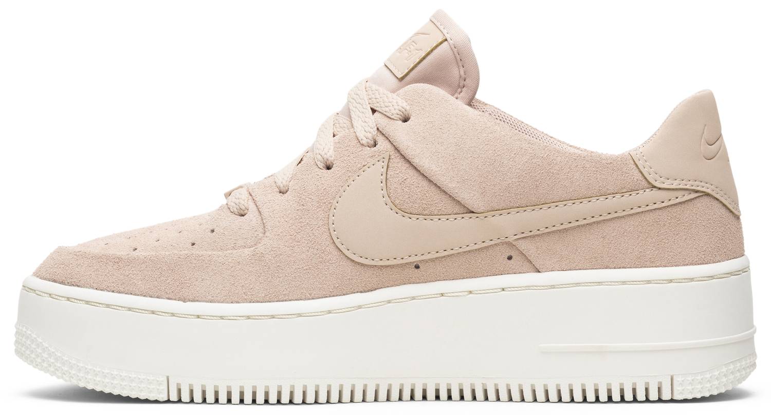 Tenis Nike Air Force 1 Sage Low Partivle Beige